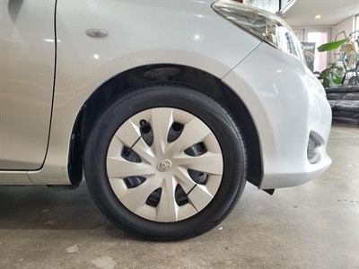 2012 Toyota Yaris - Thumbnail