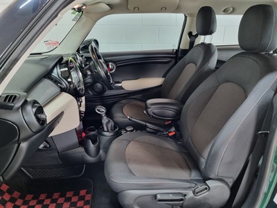 2015 Mini Cooper - Thumbnail
