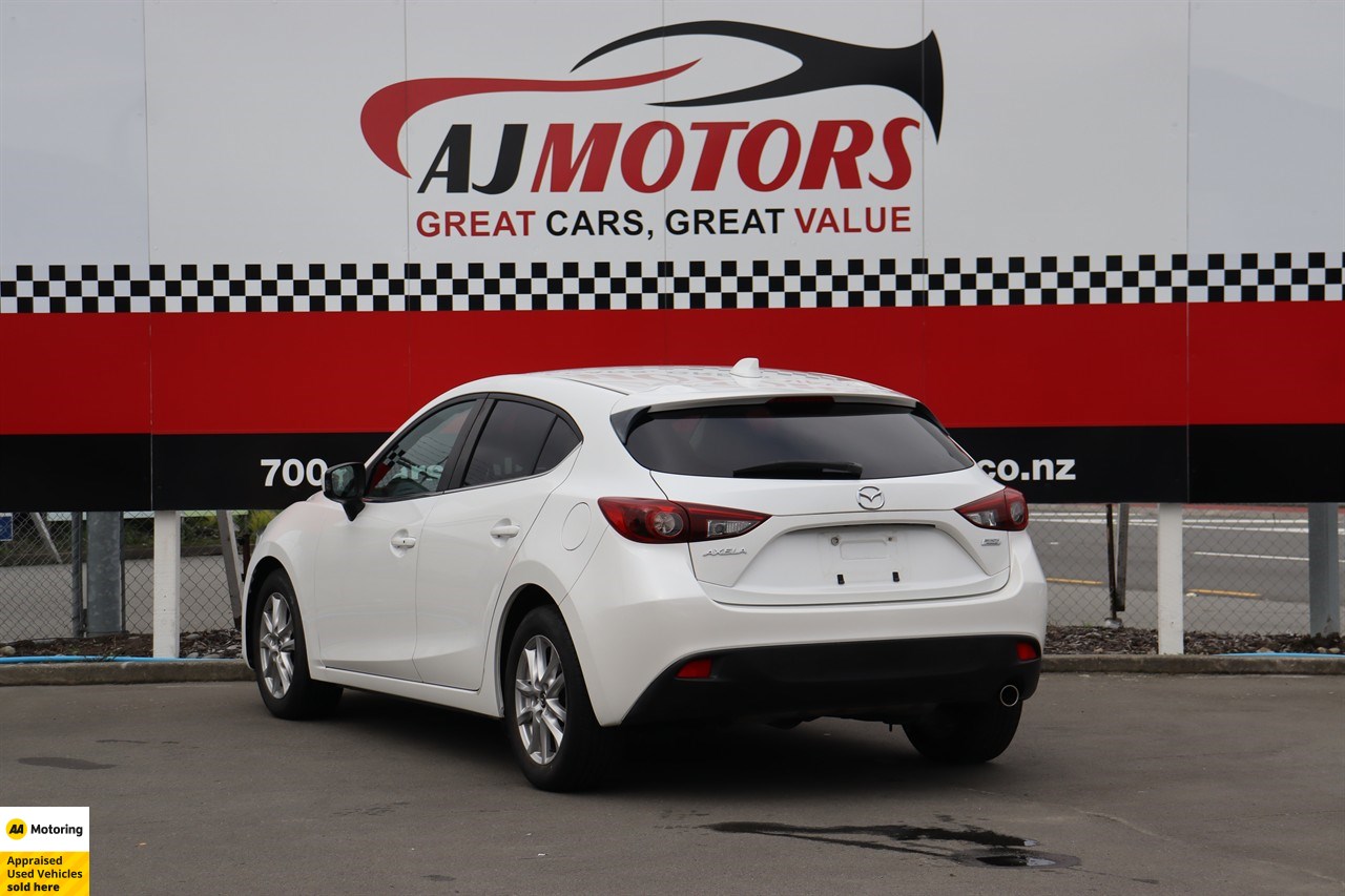 2014 Mazda Axela
