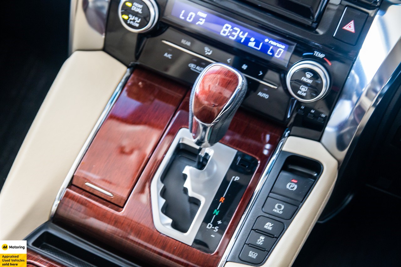 2016 Toyota Vellfire