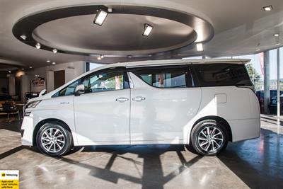 2016 Toyota Vellfire - Thumbnail
