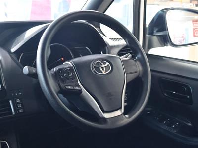 2015 Toyota Noah - Thumbnail