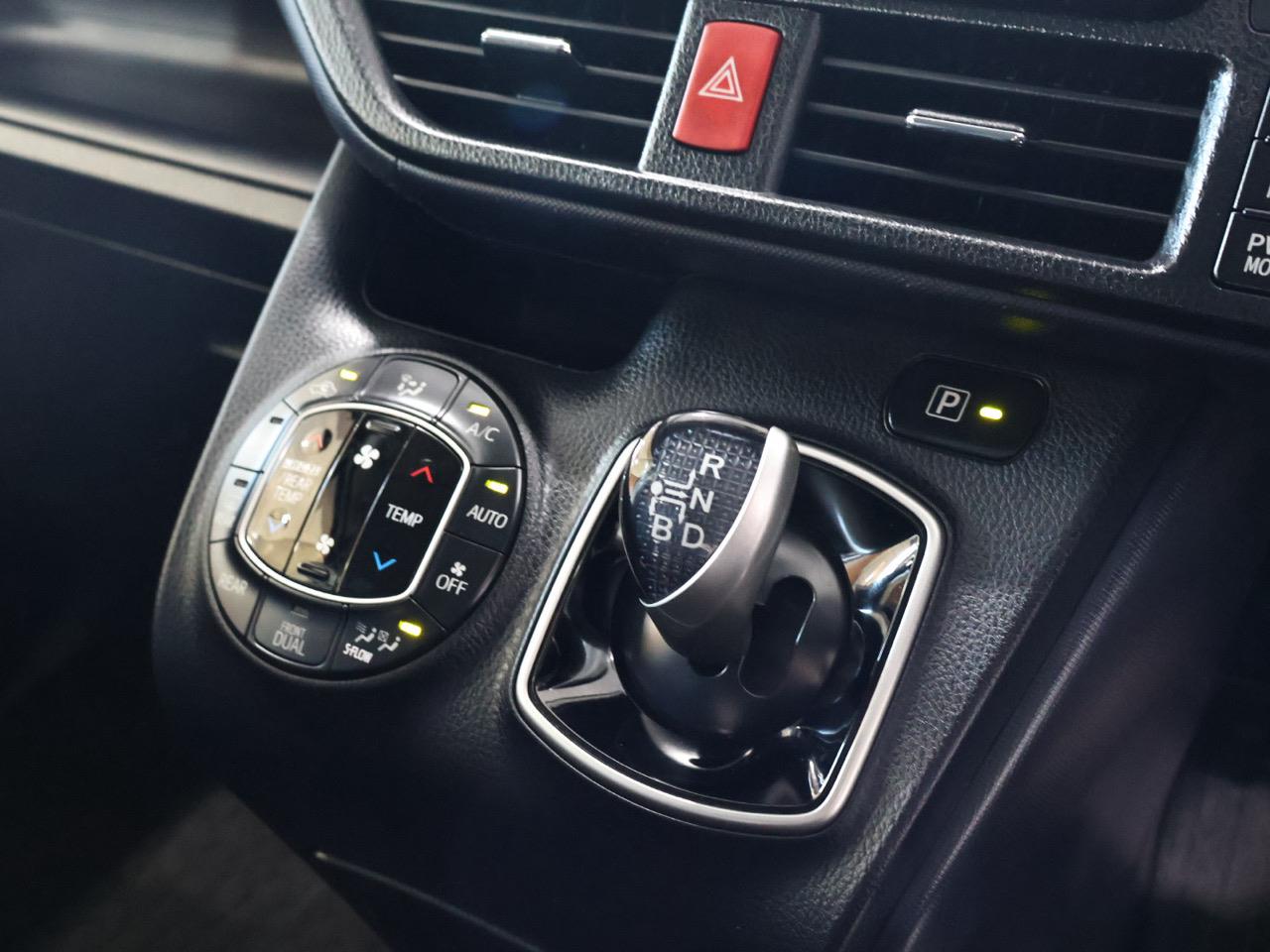 2015 Toyota Noah