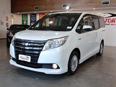 2015 Toyota Noah - Thumbnail