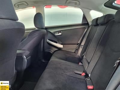 2012 Toyota Prius - Thumbnail