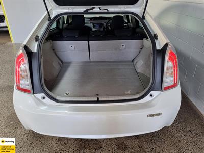 2012 Toyota Prius - Thumbnail
