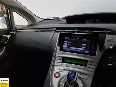 2012 Toyota Prius - Thumbnail