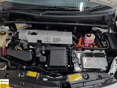 2012 Toyota Prius - Thumbnail