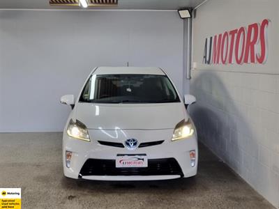 2012 Toyota Prius - Thumbnail