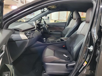 2017 Toyota C-HR - Thumbnail