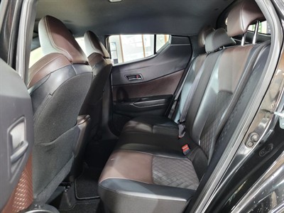 2017 Toyota C-HR - Thumbnail