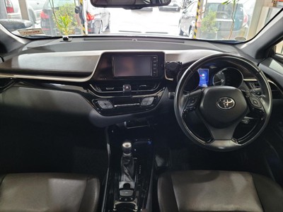 2017 Toyota C-HR - Thumbnail