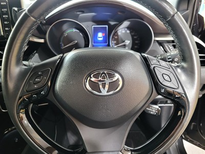2017 Toyota C-HR - Thumbnail