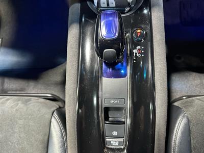 2017 Honda Vezel - Thumbnail
