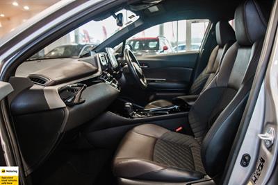 2017 Toyota C-HR - Thumbnail