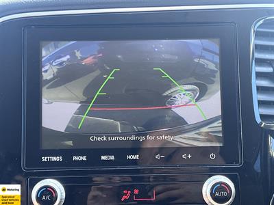 2021 Mitsubishi Outlander - Thumbnail