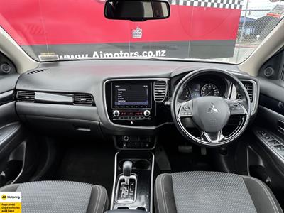 2021 Mitsubishi Outlander - Thumbnail