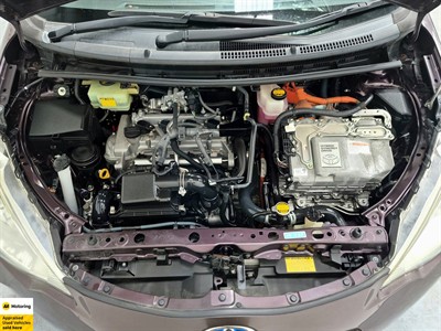 2014 Toyota Aqua - Thumbnail