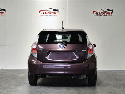 2014 Toyota Aqua - Thumbnail