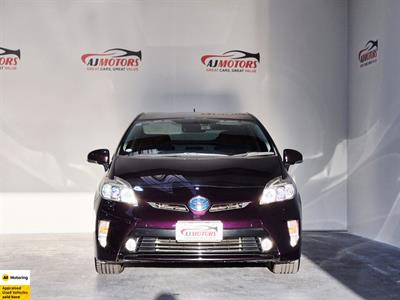 2014 Toyota Prius - Thumbnail