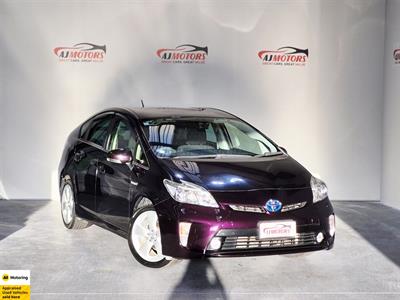 2014 Toyota Prius - Thumbnail