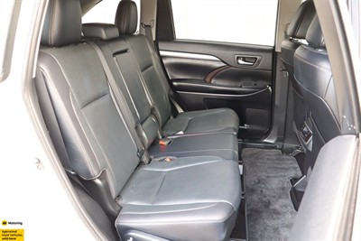2020 Toyota Highlander - Thumbnail