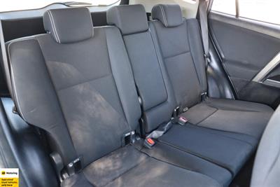 2017 Toyota RAV4 - Thumbnail