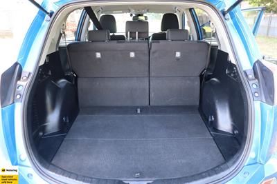 2017 Toyota RAV4 - Thumbnail