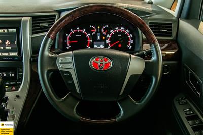 2012 Toyota Vellfire - Thumbnail