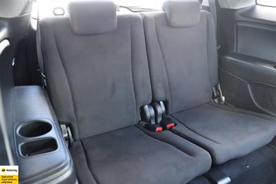 2013 Honda Stream - Thumbnail