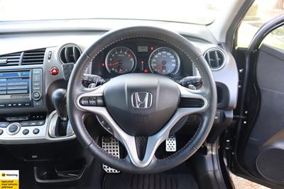 2013 Honda Stream - Thumbnail