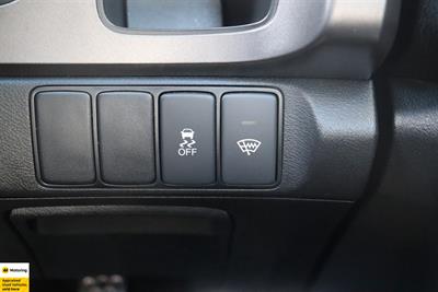 2013 Honda Stream - Thumbnail