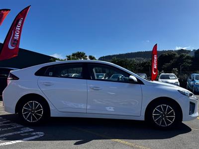 2022 Hyundai IONIQ - Thumbnail