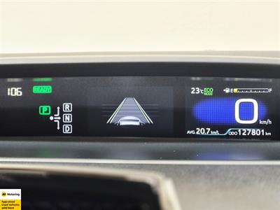 2017 Toyota Prius - Thumbnail