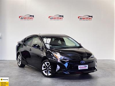 2017 Toyota Prius - Thumbnail