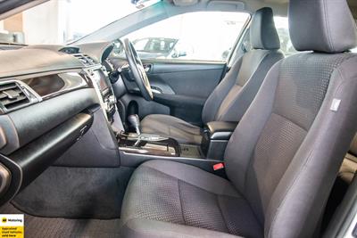 2012 Toyota Camry - Thumbnail