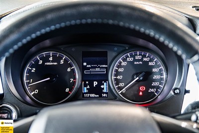 2022 Mitsubishi Outlander - Thumbnail