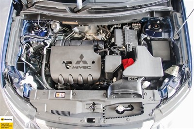 2022 Mitsubishi Outlander - Thumbnail