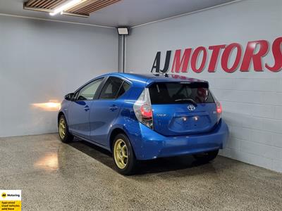2014 Toyota Aqua - Thumbnail