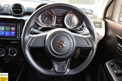 2017 Suzuki Swift - Thumbnail