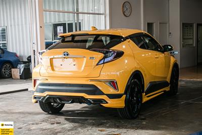 2018 Toyota C-HR - Thumbnail
