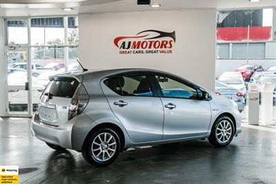 2013 Toyota Aqua - Thumbnail