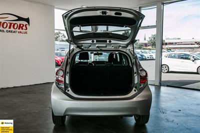 2013 Toyota Aqua - Thumbnail