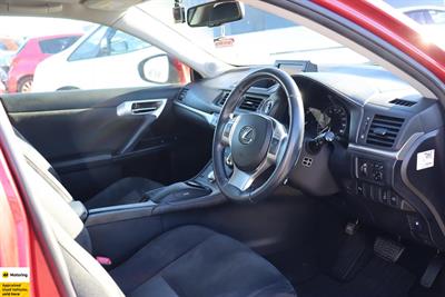 2013 Lexus CT200H - Thumbnail