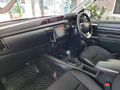 2022 Toyota Hilux - Thumbnail