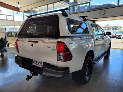2022 Toyota Hilux - Thumbnail