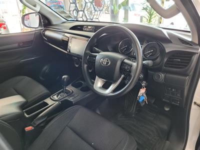 2022 Toyota Hilux - Thumbnail