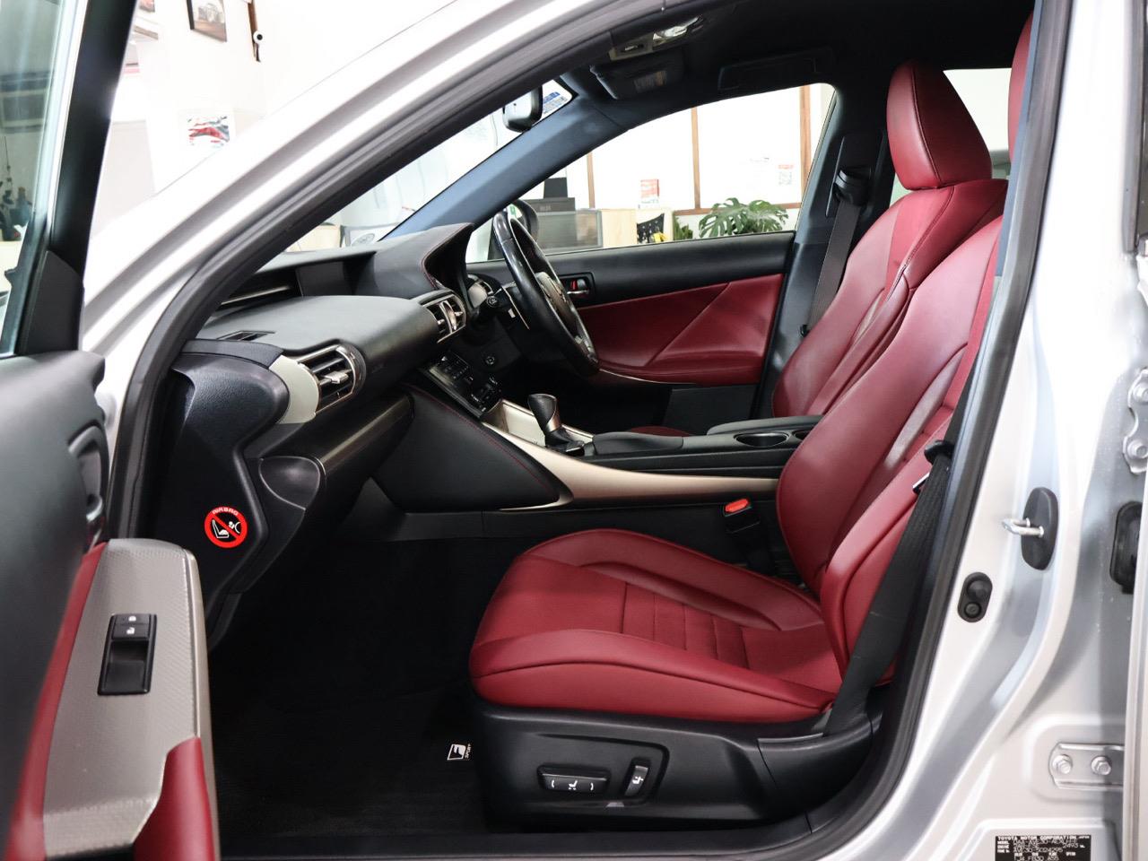 2014 Lexus IS 300h