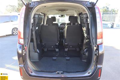 2016 Toyota Noah - Thumbnail