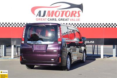 2016 Toyota Noah - Thumbnail
